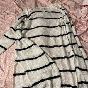 Striped cardigan black n white with slit on sides long sleeves